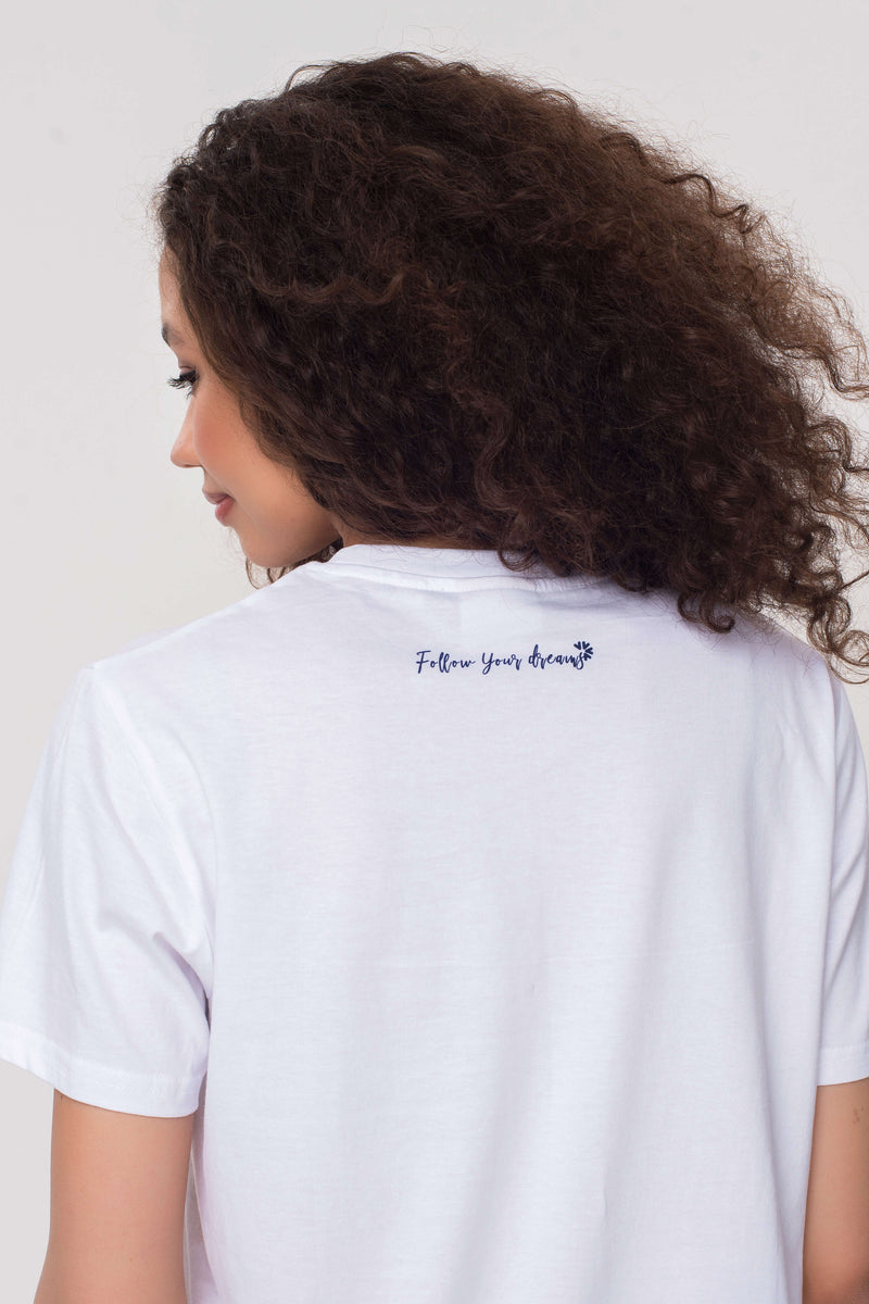 Women's basic t-shirt "Follow your dreams"